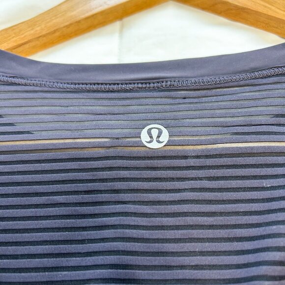 Lululemon Athletica Lean In Short Sleeve Boysenberry Purple Mesh Detail Size 6 - Picture 8 of 8